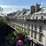 Mayflower Hotel 4*